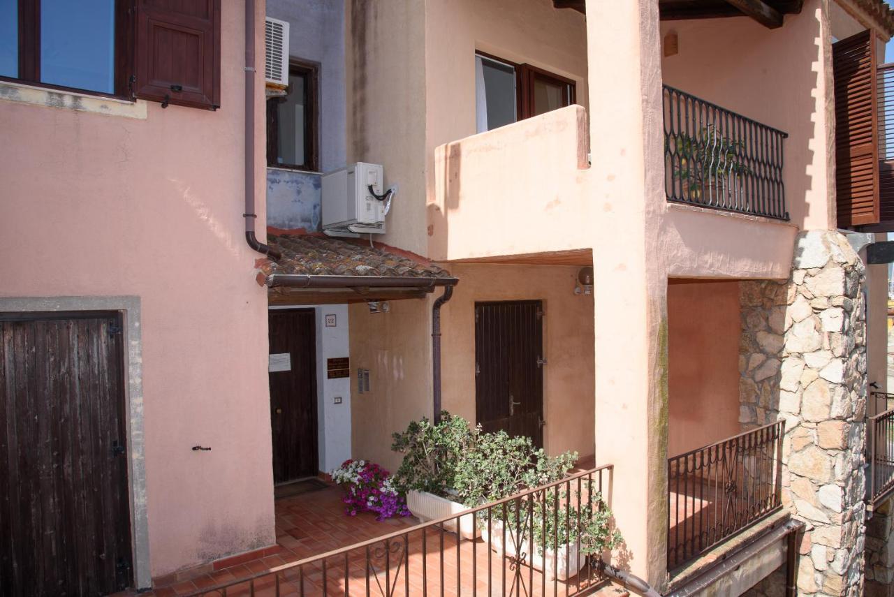 Apartamento Loft Lungomare Vista Mare E Monti Àrbatax Exterior foto