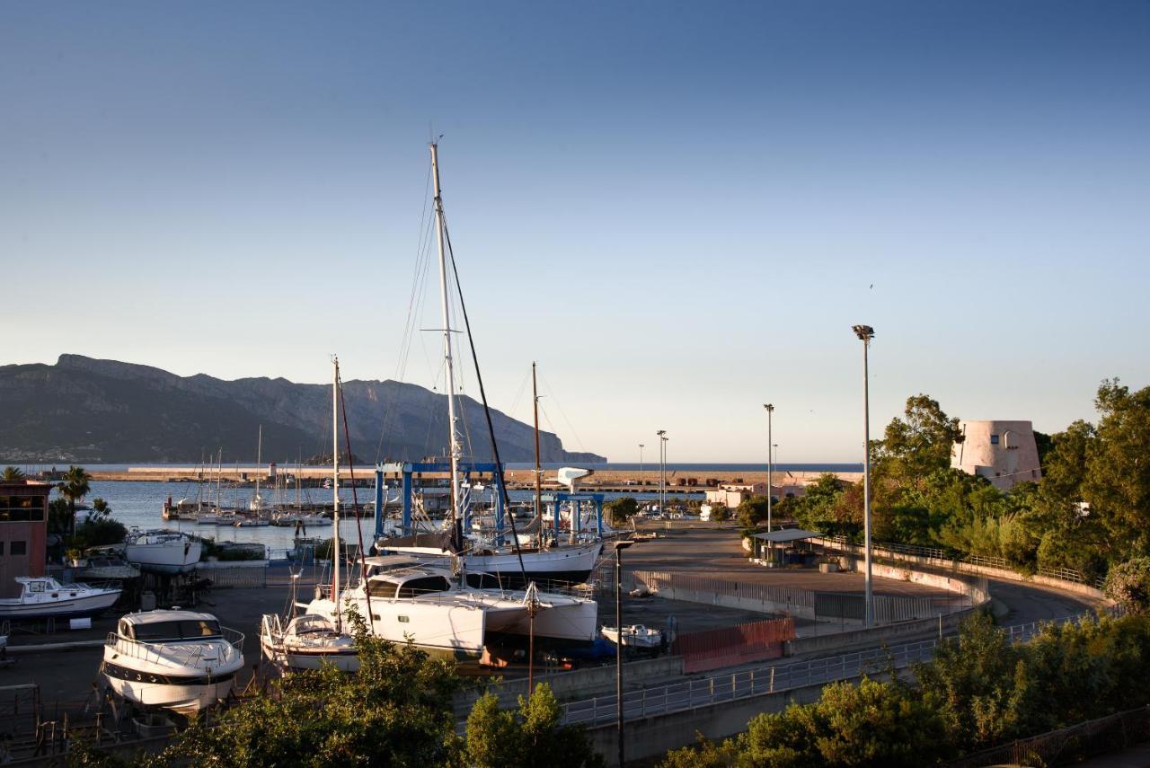 Apartamento Loft Lungomare Vista Mare E Monti Àrbatax Exterior foto